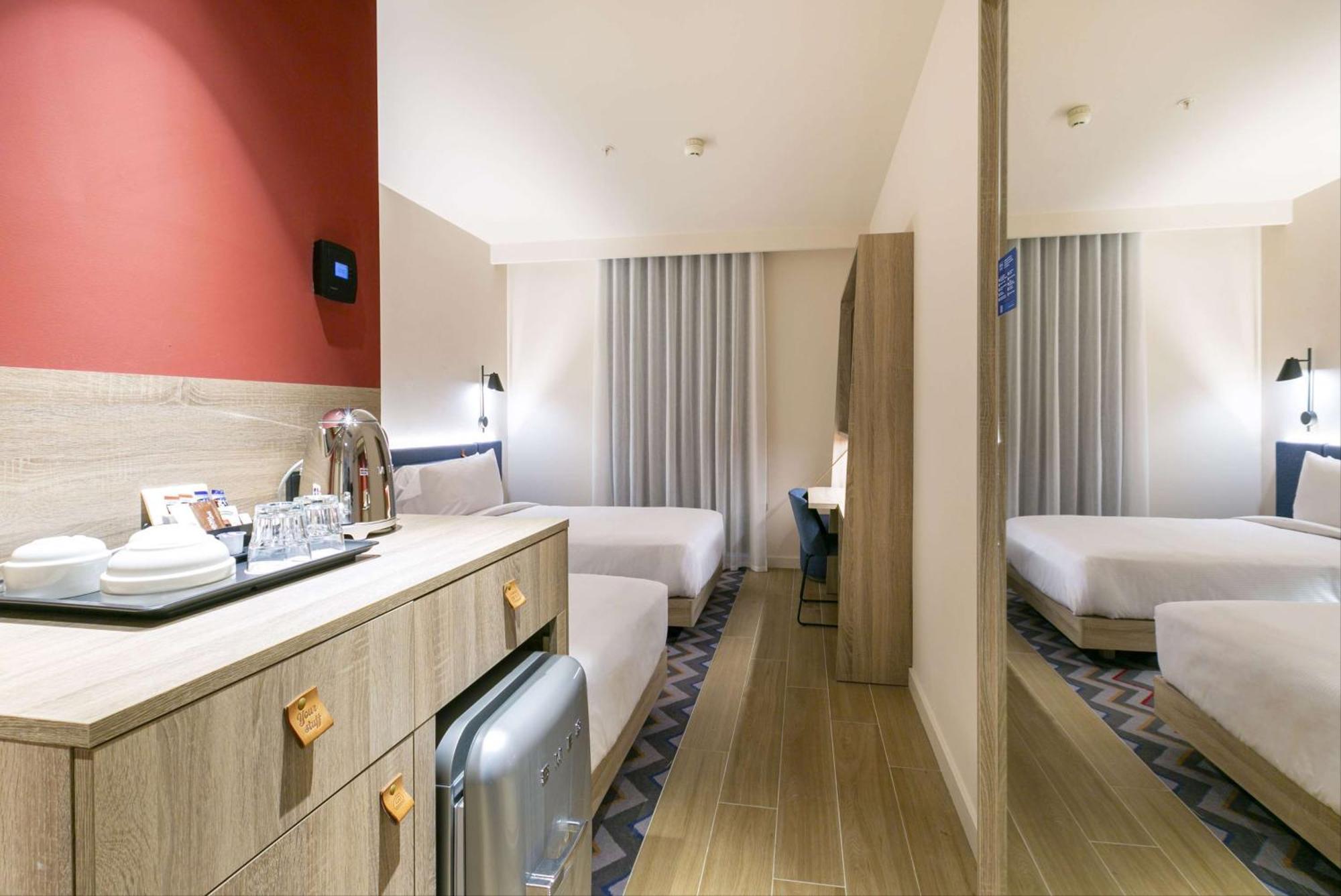 Hampton By Hilton Alcobendas Madrid Exterior photo