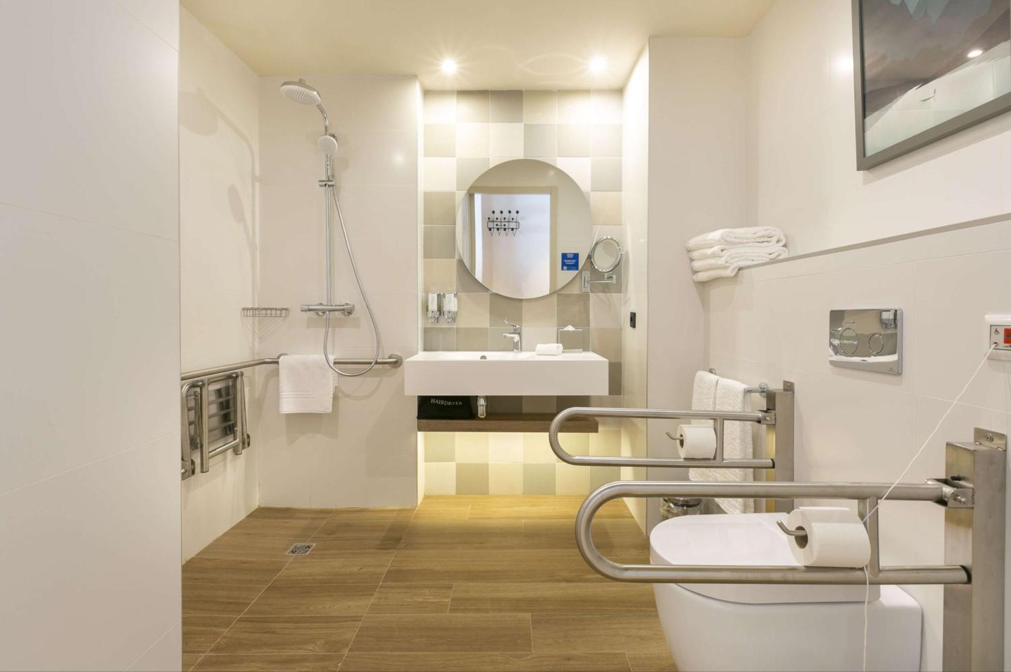 Hampton By Hilton Alcobendas Madrid Exterior photo