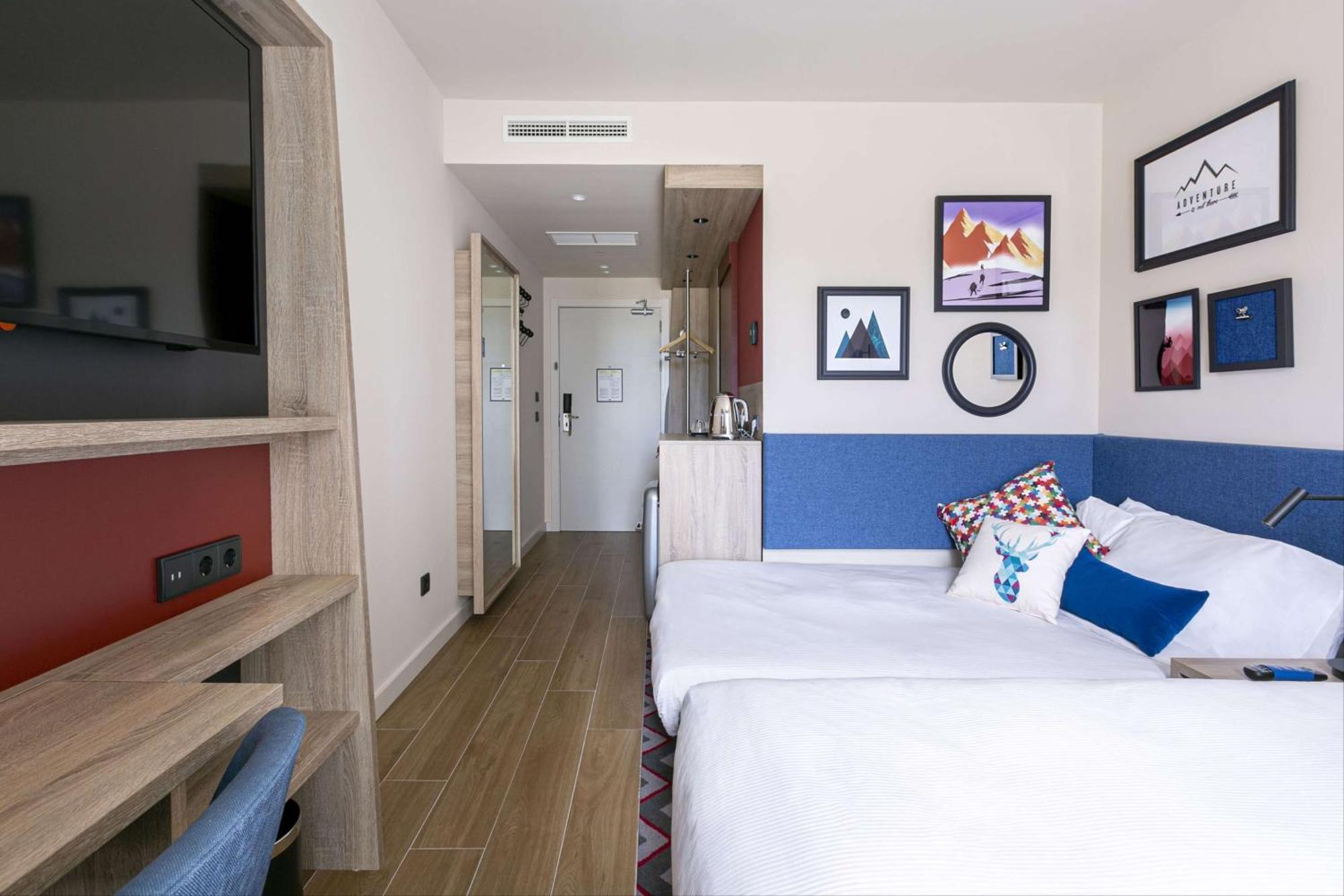 Hampton By Hilton Alcobendas Madrid Exterior photo