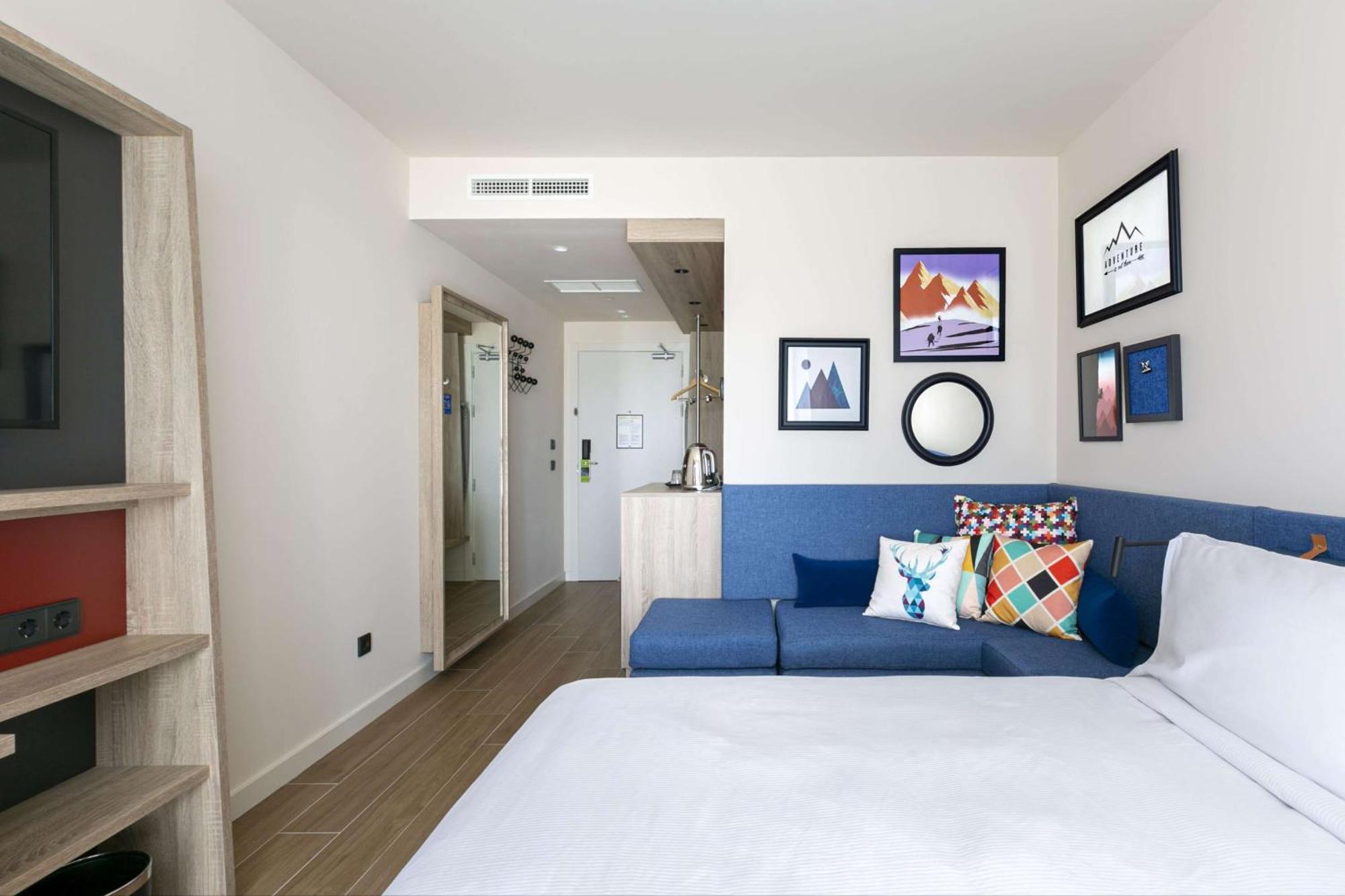 Hampton By Hilton Alcobendas Madrid Exterior photo