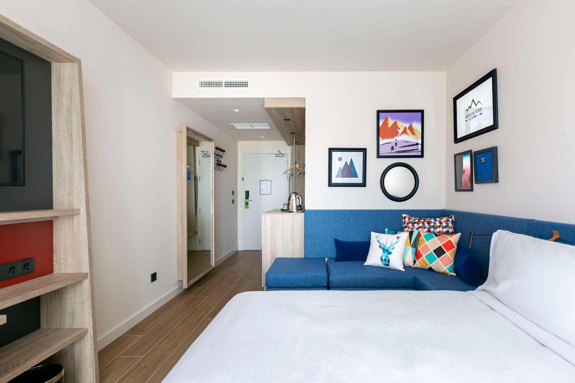 Hampton By Hilton Alcobendas Madrid Exterior photo